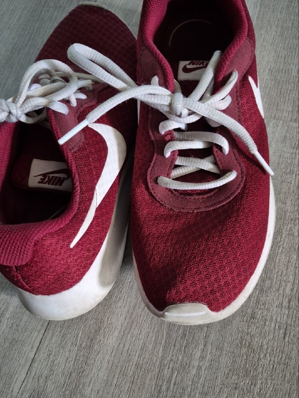 Nike Women's Maroon and White Athletic Sneakers - Picture 9 of 10